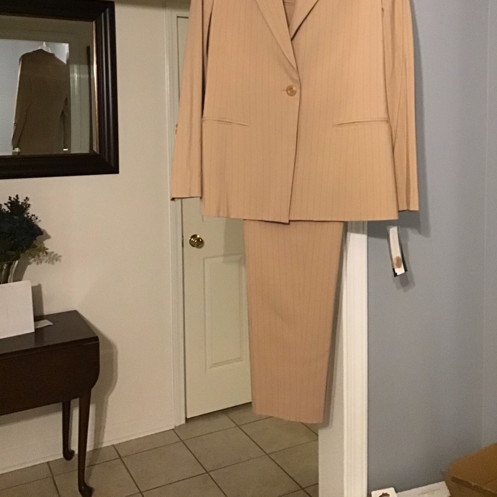 Harve Benard Pant Suit
